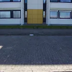 Inselblume 45 - Mit Blick Auf Den Yachthafen