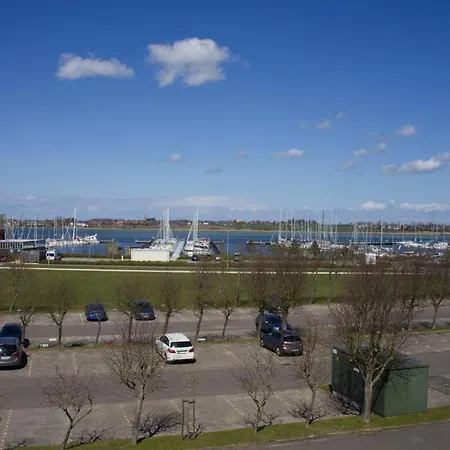 Inselblume 45 - Mit Blick Auf Den Yachthafen Burgtiefe auf Fehmarn